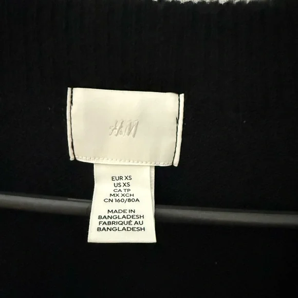 H&M Classic Black Cardigan - Picture 3 of 3